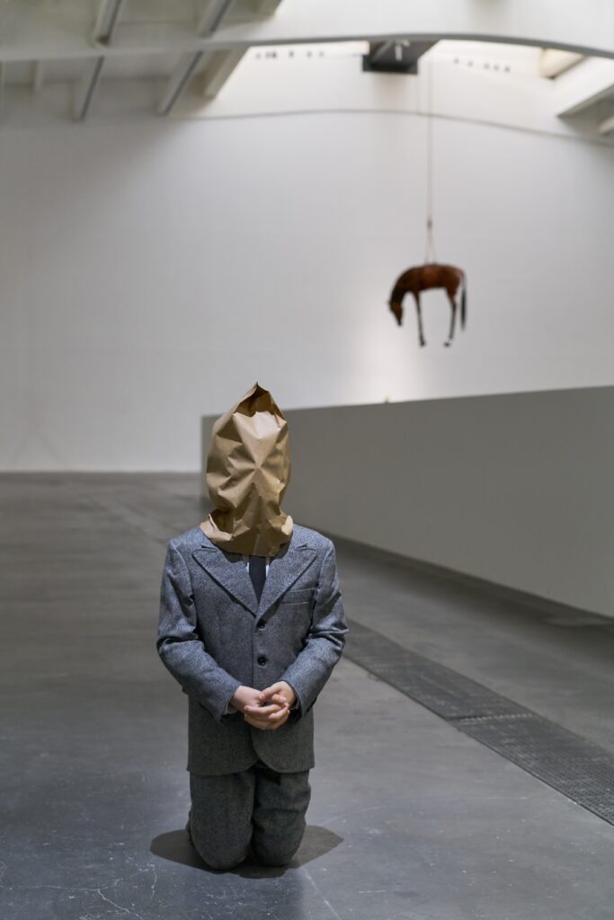 Quand les Papes font polémique : Pie XII pendant la seconde guerre mondiale, Jean Paul II terrassé par une météorite ! 9 qtgpD47uyUQc 4800x4800