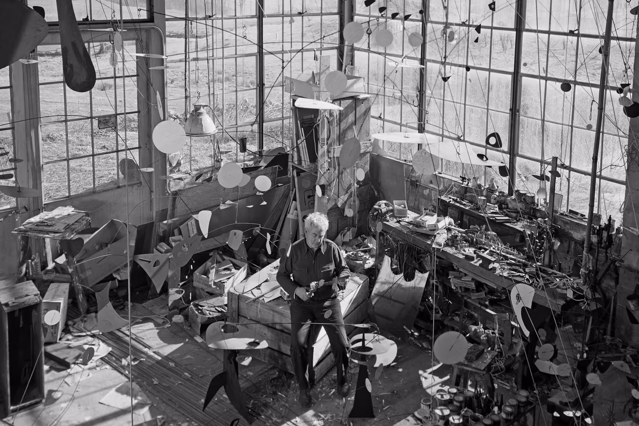 https hypebeast.com image 2026 01 02 alexander calder fondation louis vuitton rever equilibre 2026 5